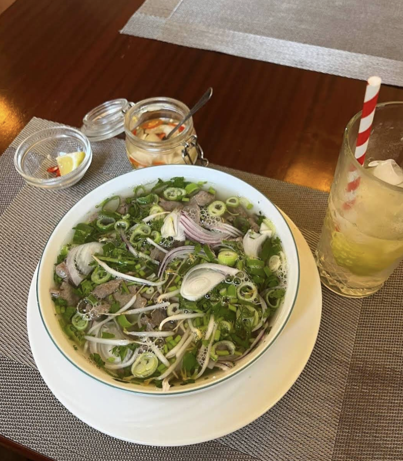 Tradiční vietnamská Phở polévka